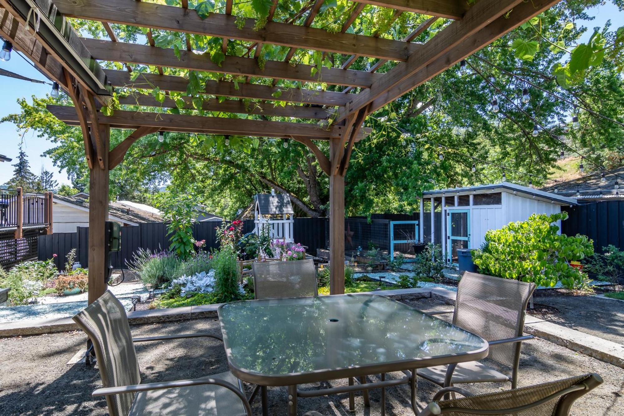 Chic Rv Retreat, Stunning Yard In Roseburg Hotel Luaran gambar