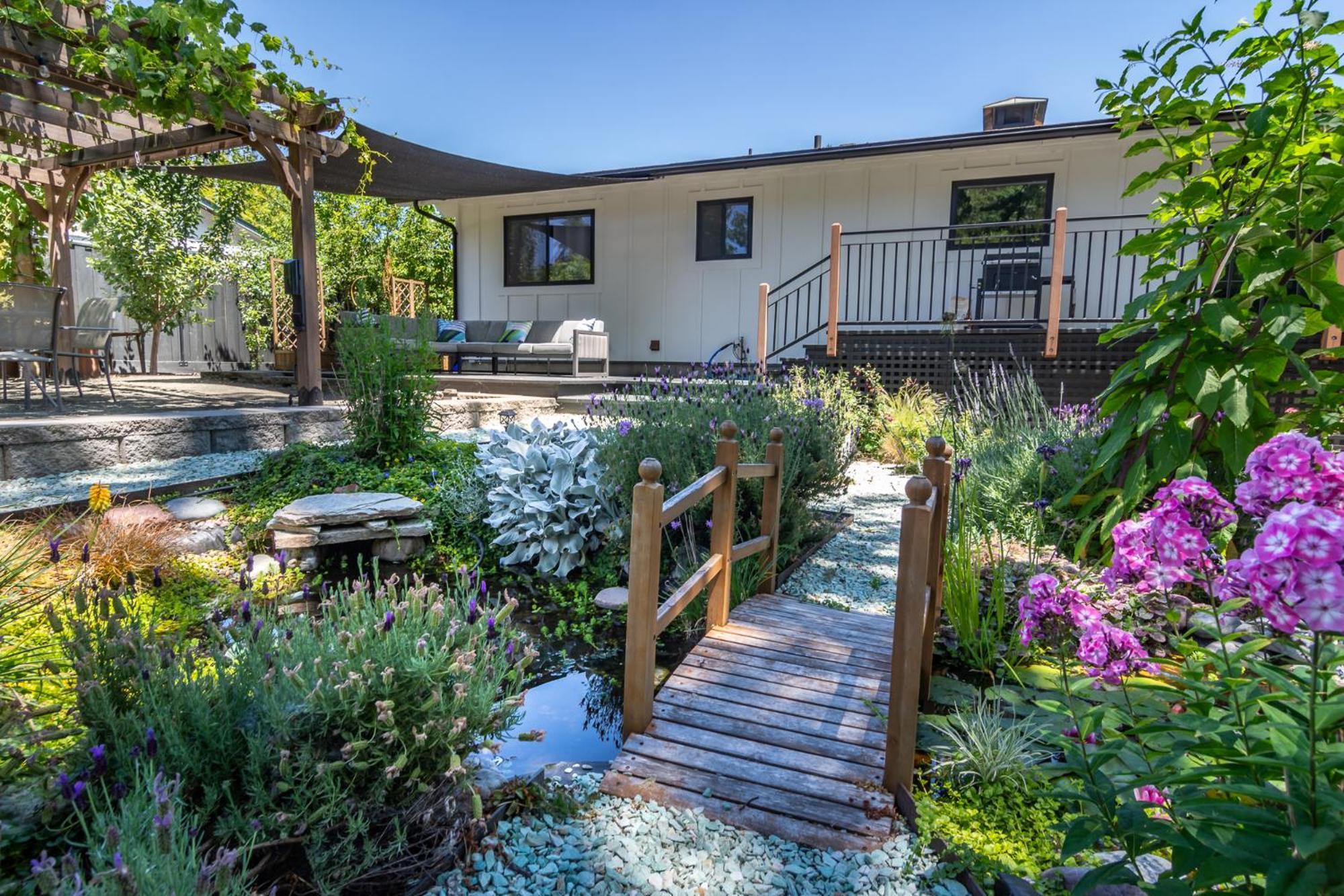 Chic Rv Retreat, Stunning Yard In Roseburg Hotel Luaran gambar