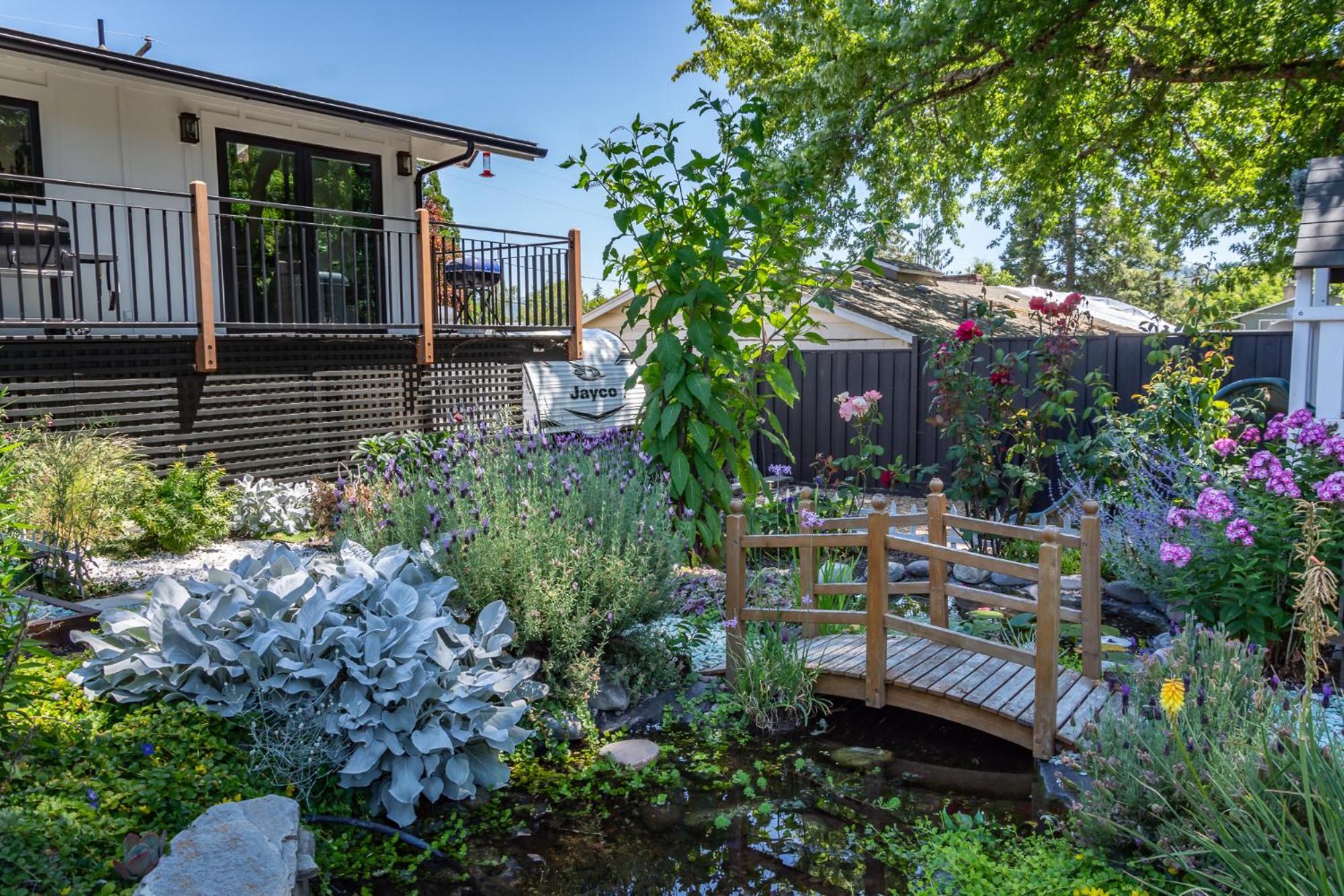 Chic Rv Retreat, Stunning Yard In Roseburg Hotel Luaran gambar