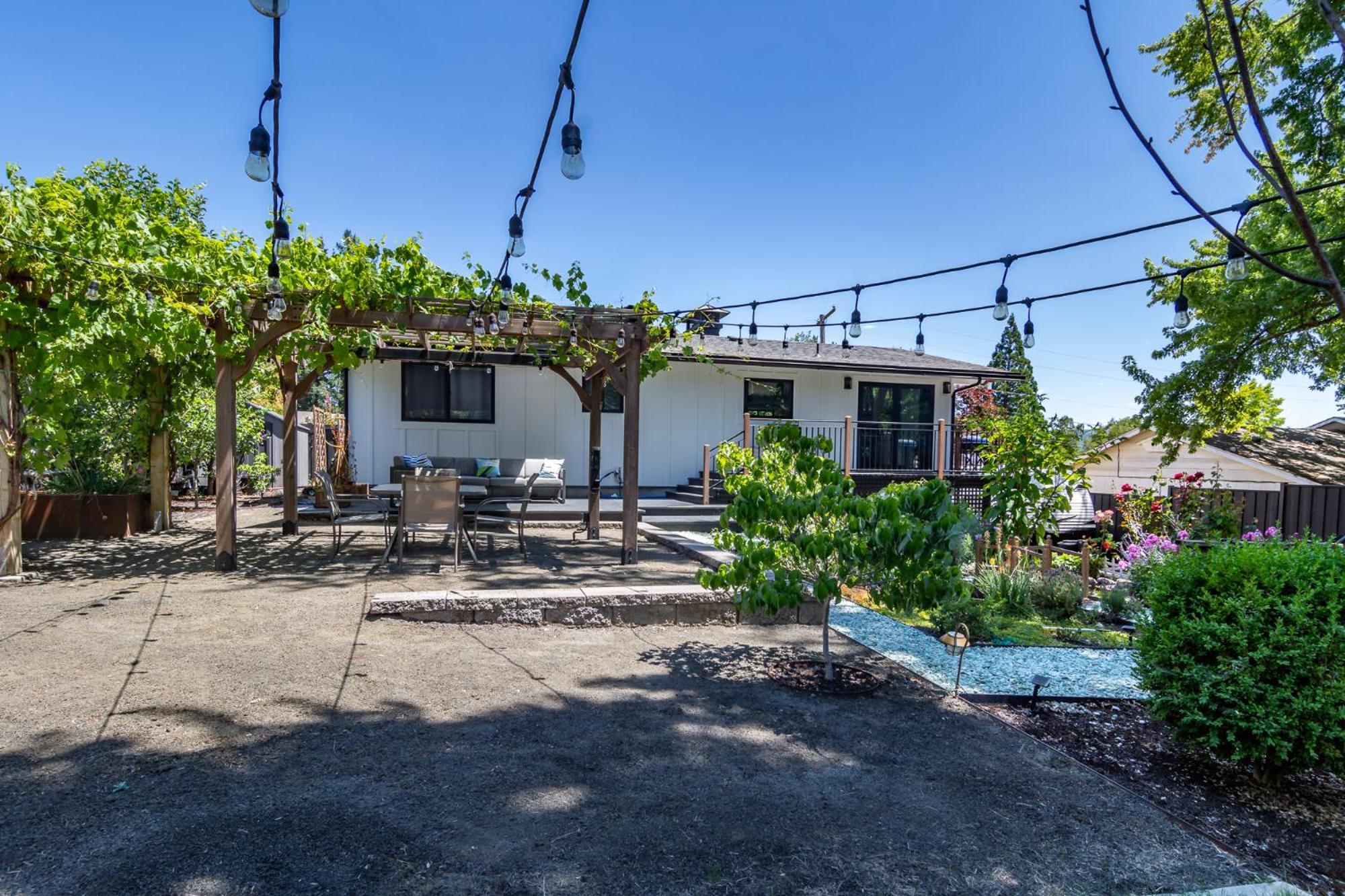 Chic Rv Retreat, Stunning Yard In Roseburg Hotel Luaran gambar